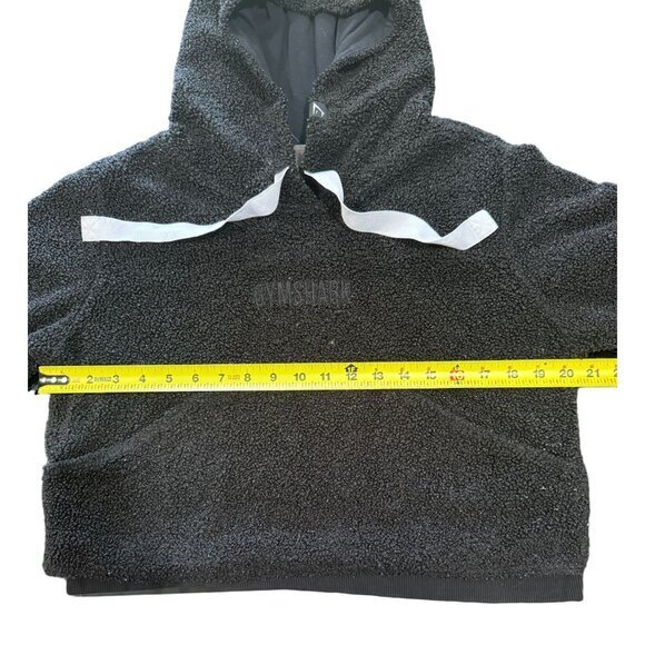 Gymshark Sherpa Black Cropped Hoodie Front Pockets Size XS | G1 - Picture 4 of 6